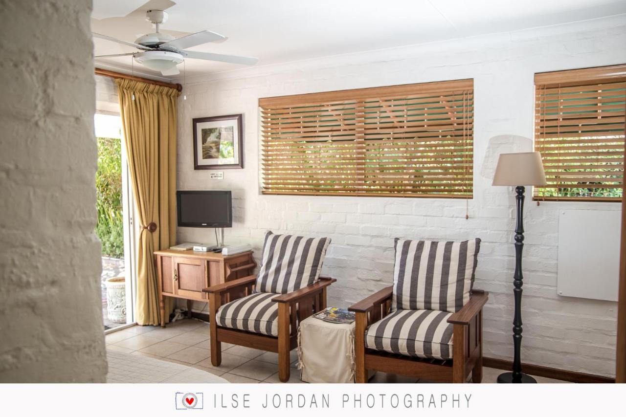 Raw Karoo Guest House Oudtshoorn Bagian luar foto